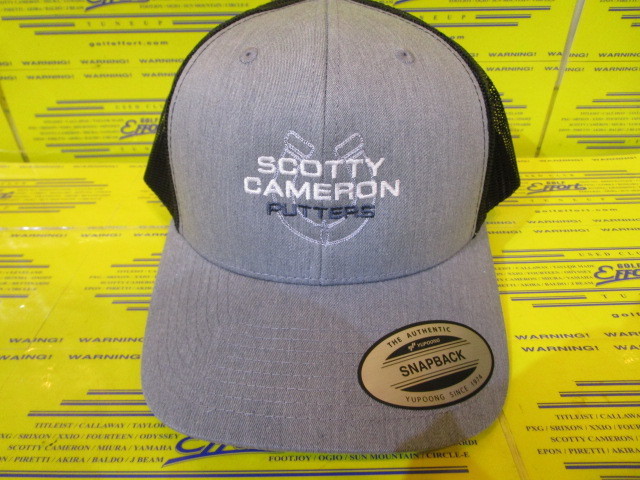 TWO-TONE HORSESHOE RETRO TRUCKER HAT