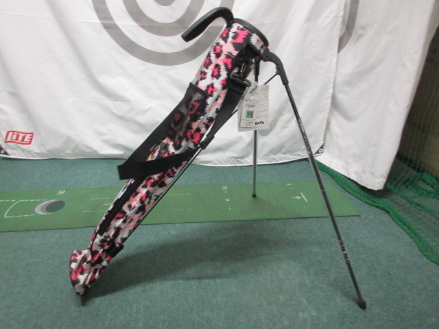 LM-CC0004 Pink Leopard